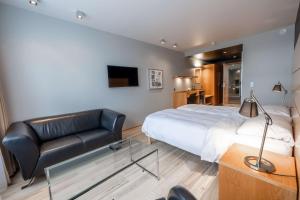 Μια τηλεόραση ή/και κέντρο ψυχαγωγίας στο Park Inn by Radisson Reykjavik Keflavík Airport