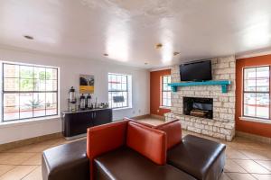 Kuchyň nebo kuchyňský kout v ubytování Motel 6-Georgetown, TX