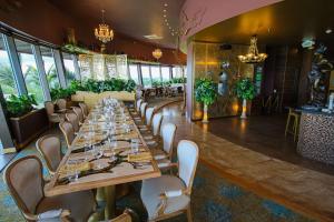 佩雷拉索尼斯塔酒店餐厅或其他用餐的地方