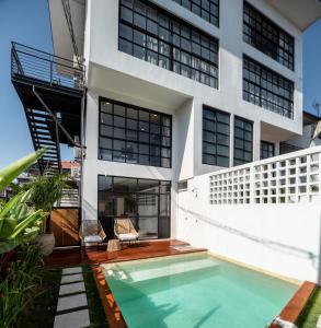 Πισίνα στο ή κοντά στο Tribeca Penthouse Canggu