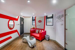 Ruang duduk di Happiness Romantic B&B