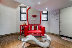 Ruang duduk di Happiness Romantic B&B