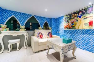Ruang duduk di Happiness Romantic B&B