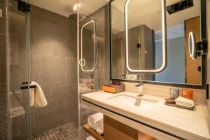 Koktokay可可托海吉域合涵田酒店 Jeruyih Hentique Hotel的相册照片
