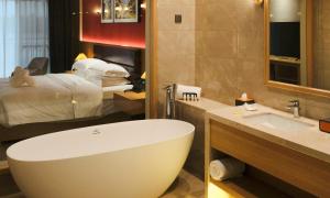 Koupelna v ubytování MonMonBoutique Hotel