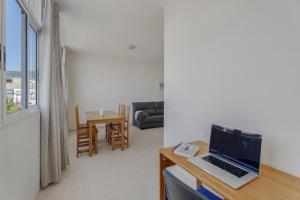 Μια τηλεόραση ή/και κέντρο ψυχαγωγίας στο Isla 5