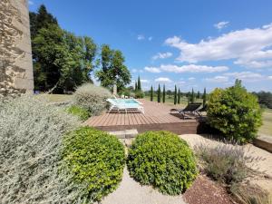 la bastide de l'adrech外面的花园