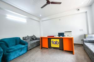 Posezení v ubytování FabHotel The Yashobhumi Near Yashobhoomi Convention Centre