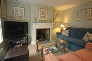 A seating area at Ivy Cottage 