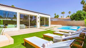 棕榈泉Serene home with pool with mountain views的相册照片 更多28张照片