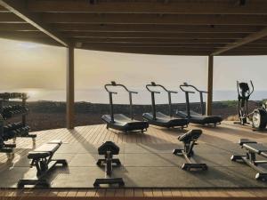 Фитнес-центр и/или тренажеры в Santo Mine Oia Suites
