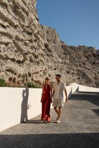 Гости Santo Mine Oia Suites