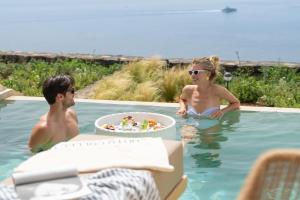 Гости Santo Mine Oia Suites