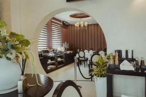 Garni Hotel Biser餐厅或其他用餐的地方