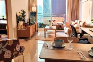 Posedenie v ubytovaní Lovely Cozy Condo In Trendy Fun Neighborhood