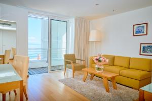 Ein Sitzbereich in der Unterkunft ASTORIA Hotel Opatija