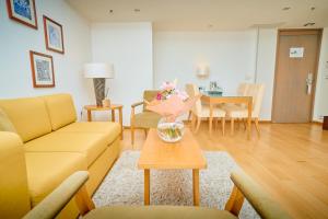 Ein Sitzbereich in der Unterkunft ASTORIA Hotel Opatija