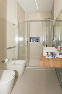 Et badeværelse på Villa Benazar Luxury House 150 meters from the beach + 36 billeder