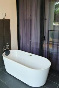 Ảnh trong thư viện ảnh của White Apart Cambodia ở Sihanoukville