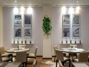 Posedenie v ubytovaní Mercure Warszawa Grand
