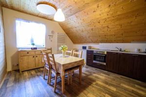 Kuchyň nebo kuchyňský kout v ubytování Prázdninový dům - Apartmány Vltavice