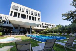 Bazén v ubytovaní Hotel Salona Palace alebo v jeho blízkosti