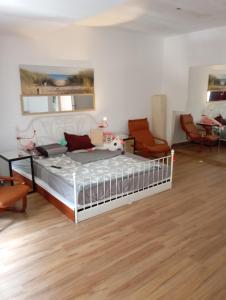 Posezení v ubytování New Spacious Villa!