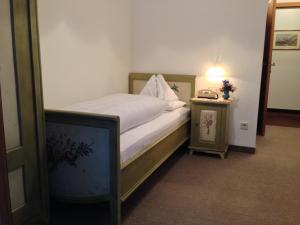 Voodi või voodid majutusasutuse Hotel Bad Winkel toas
