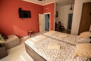 Una cama o camas en una habitación de Apartmani DB na Limu, Prijepolje