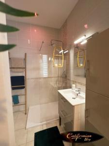 Ένα μπάνιο στο Compromis appartement maison