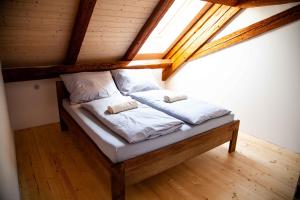 Ένα ή περισσότερα κρεβάτια σε δωμάτιο στο Apartmány Temechov