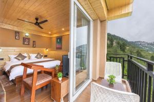 Nespecifikovaný výhled na hory nebo výhled na hory při pohledu z hotelu