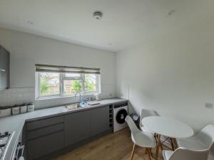 Gallery image of Snug Seaside Apartment With Garden Central Pass the Keys in Broadstairs