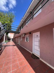 Budova, kde se apartmán nachází + 23 fotografií