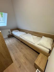 Postel nebo postele na pokoji v ubytování Apartmán Lesná 5, Bojnice