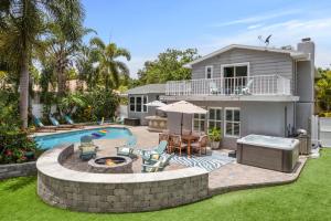 Πισίνα στο ή κοντά στο 5Mins 2 Beach~HeatedPool~Trampoline~HotTub~Theater