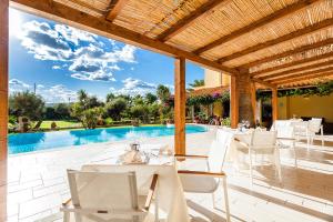 The swimming pool at or close to Hotel Villa Margherita