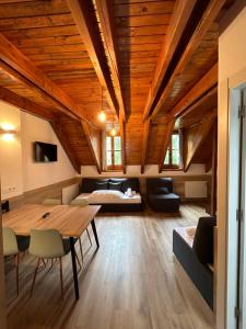 Posedenie v ubytovaní Apartamentos La Solana