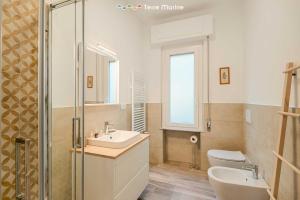Phòng tắm tại La Pace, Terre Marine