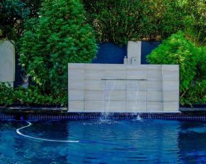 Piscina a Studio Apartment - SLG Unit 12 o a prop