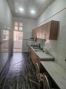 Kuchyň nebo kuchyňský kout v ubytování Freestyle Hostel Baku