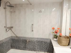 Kúpeľňa v ubytovaní APARTAMENTO EN EL CENTRO DE CALAFELL