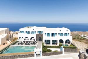 Bazén v ubytování Aeifos Boutique Hotel nebo v jeho okolí