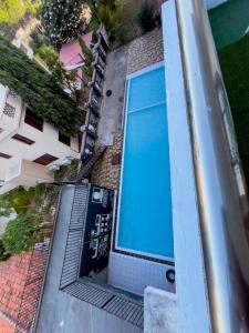 Bassein majutusasutuses OCEAN-BREEZE TWO BEDROOM APARTMENt WITH A SWIMMING POOL või selle lähedal