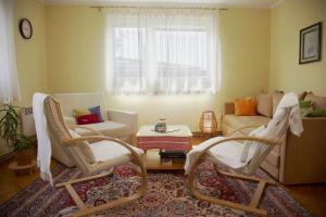 A seating area at Hedgehog's Home - Ježeva kućica Free Parking