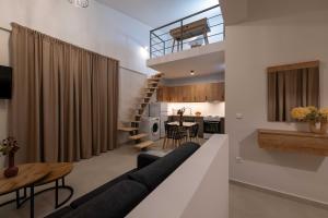 Χώρος καθιστικού στο A V Luxury Apartments with Private Pools
