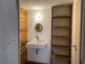 Koupelna v ubytování B&B im Ökohaus in Susch