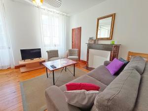 Μια τηλεόραση ή/και κέντρο ψυχαγωγίας στο Le petit cerf, T3, wifi, cave