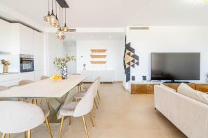 TV a/nebo společenská místnost v ubytování Design Wohnung mit viel Luxus