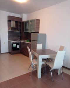 Kuchyň nebo kuchyňský kout v ubytování Студио Море